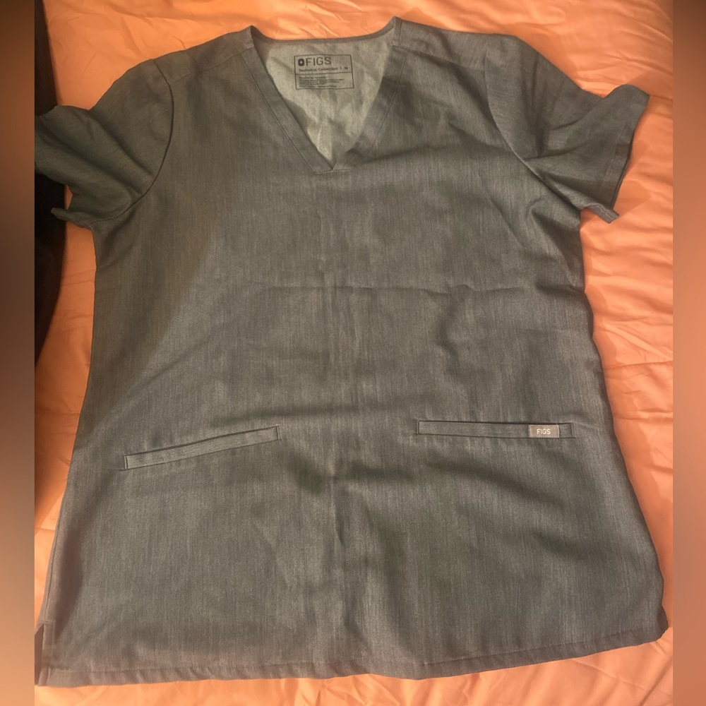 Women’s Figs Top